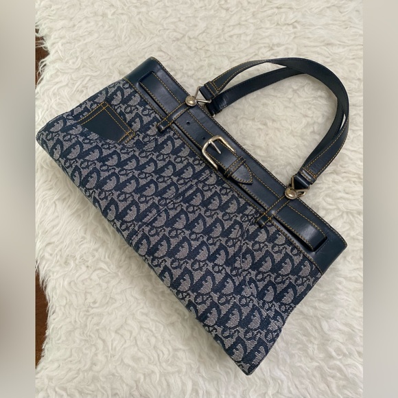 Dior
Dior Blue Oblique Canvas and Leather Jeans Pocket Tote - Picture 15 of 17